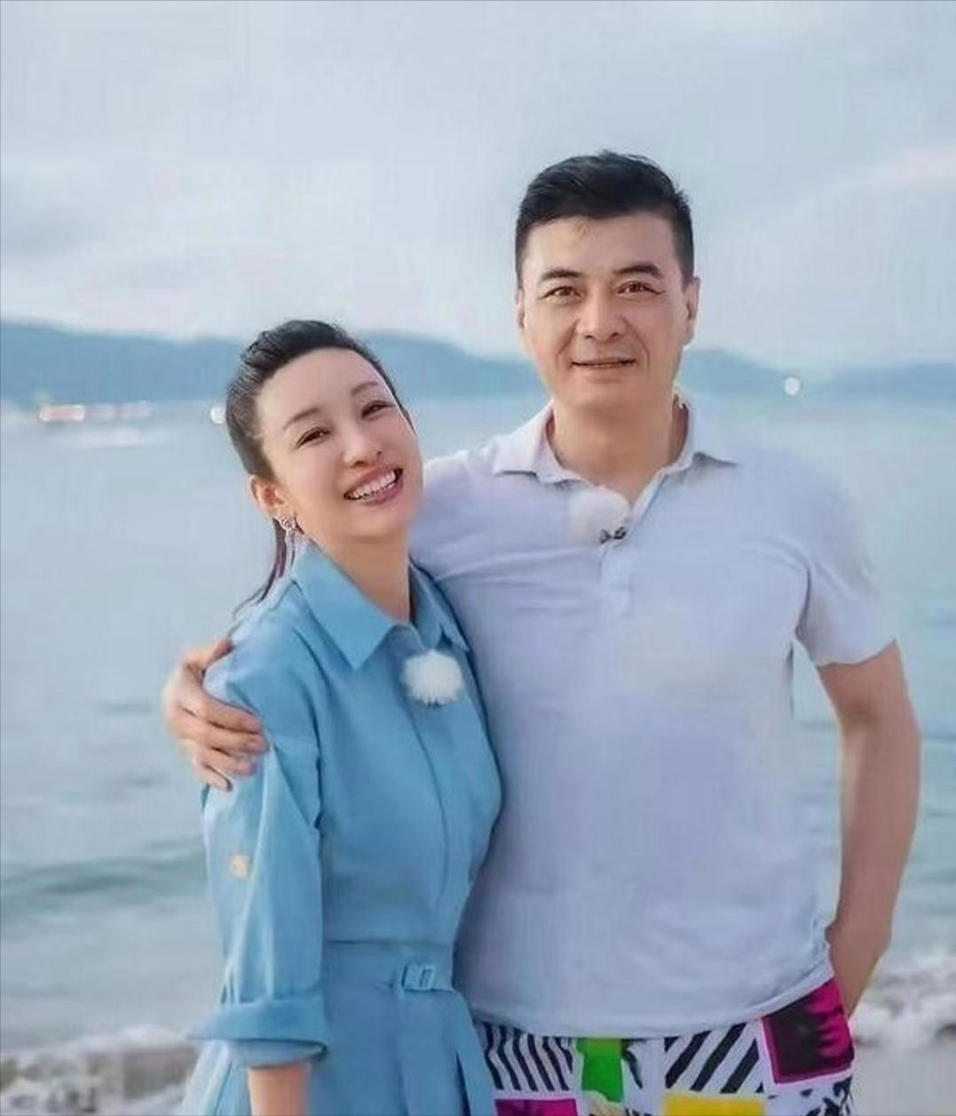 陈建斌当众说秦海璐老公丑，没想到秦海璐一句怼回去，全场都安静了。网上这段关于秦海璐和王新军的故事，最