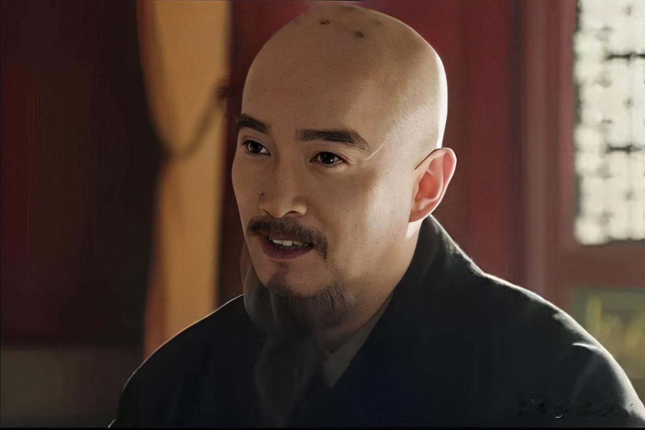 姚广孝帮朱棣夺得天下，为什么一辈子穿黑衣服？朱棣打进南京那天，满朝文武跪了一