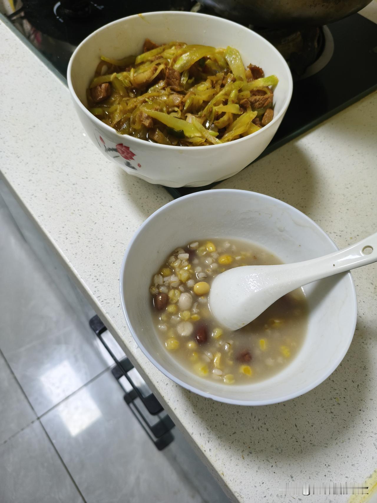 前段时间，我三妹给我表哥的儿子介绍了一个对象。没想到，两个小年轻见了几面。我
