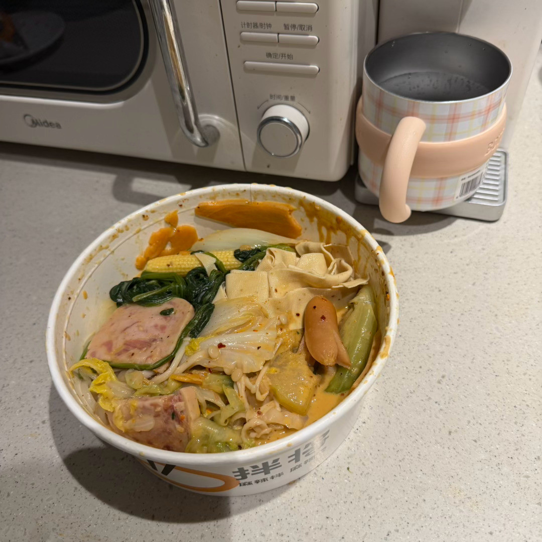 一睡醒特别想吃蔬菜但是家里没有菜了也懒得买因为每次囤了菜都会放坏点了个拌将
