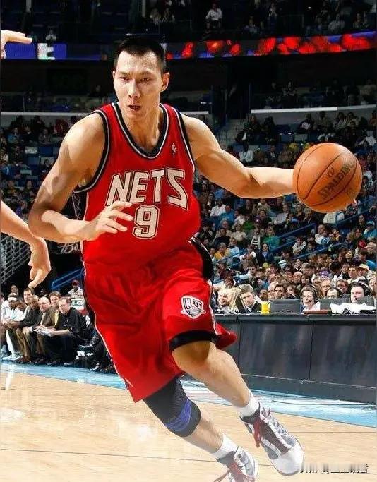 王治郅走进美国NBA名人堂，而在美国NBA表演卓越的易建联却失永远去本来属于自己