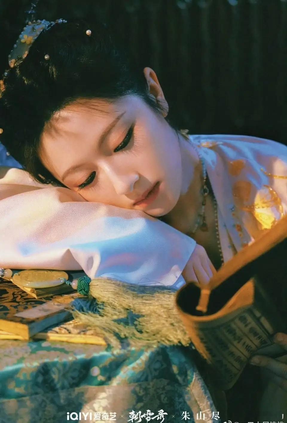 被严重低估的演员李兰迪。很多人揪着她的身材和颜值不放。《流水迢迢》开播，她就被群