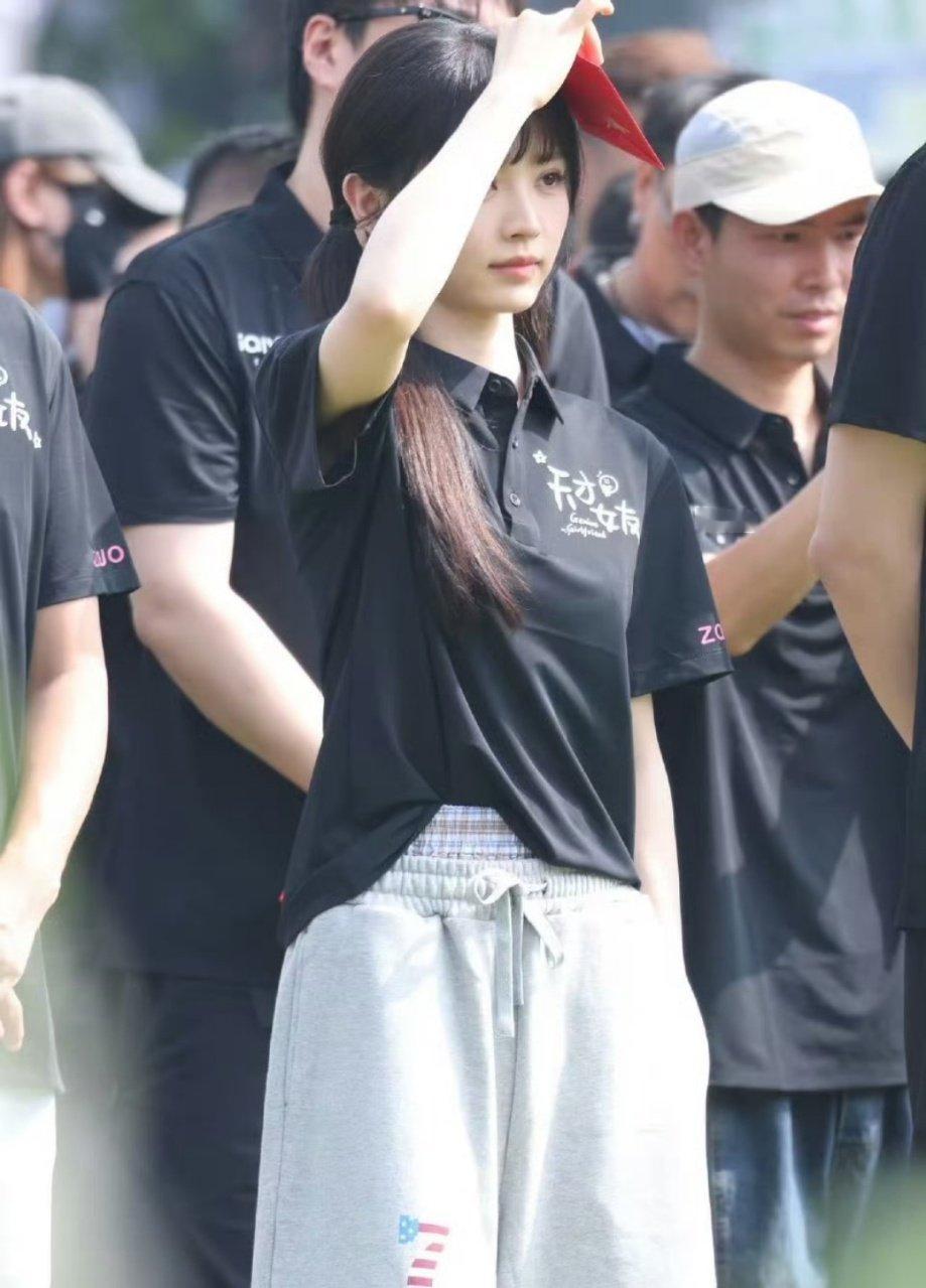 田曦薇天才女友开机照田曦薇天才女友开机路透！​​​田曦薇天才女友开机路透来啦