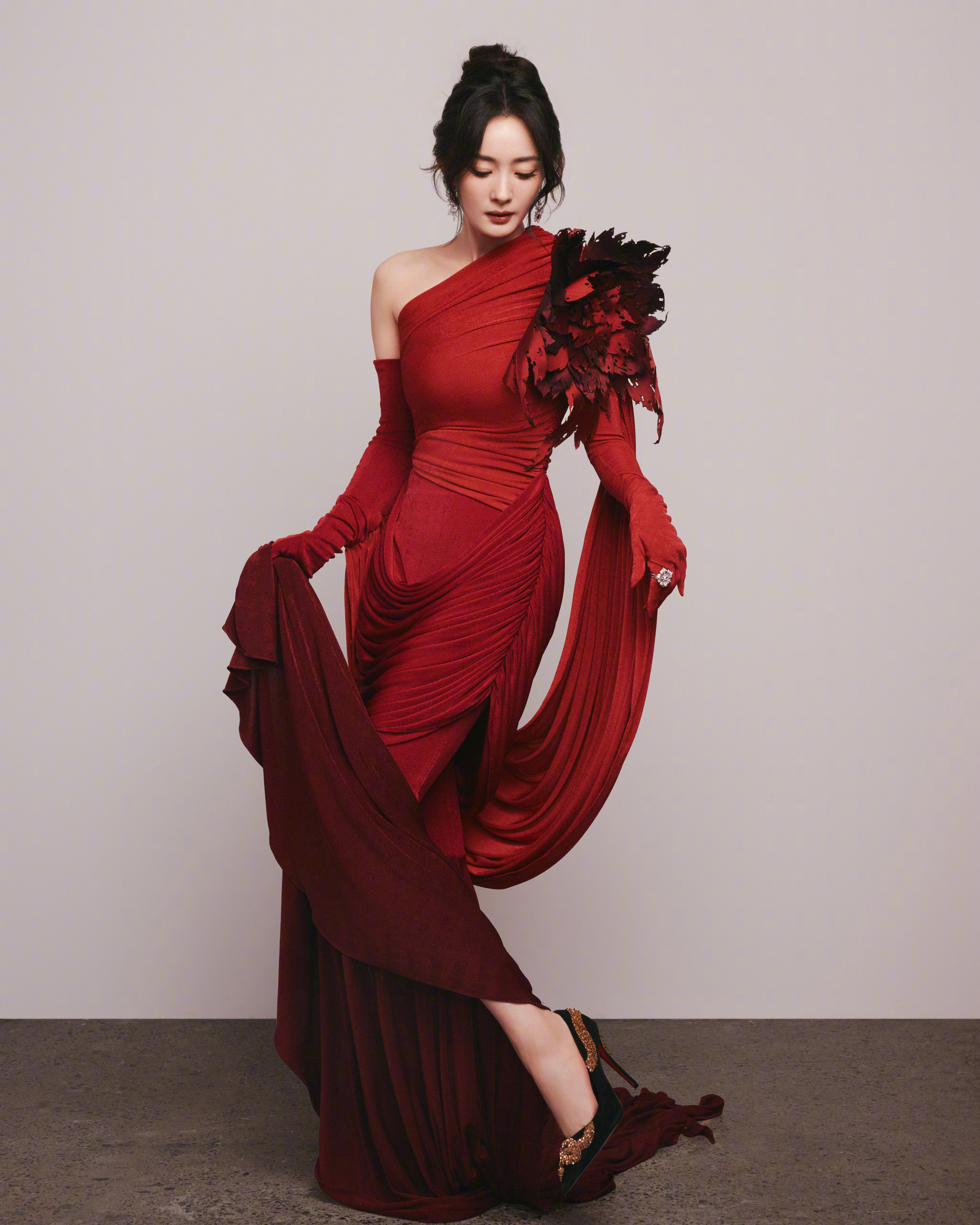 25开年杨幂给cl的第一支曝光👠