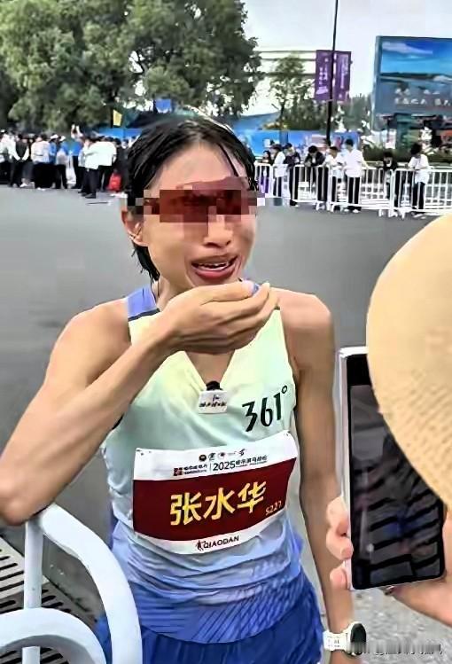 张水华让全国都知道，护士是最轻松，时间最自由的职业！众所周知，马拉松是挑战人类