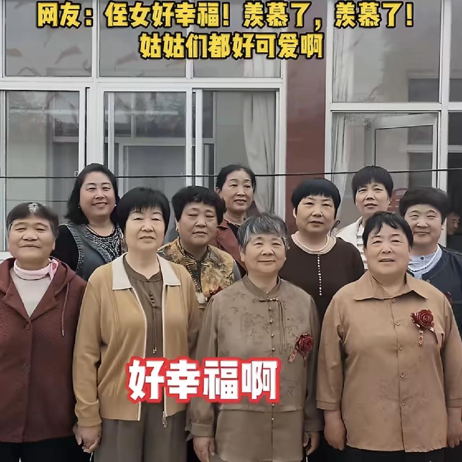 “太有排面了！”山东一场婚礼上，新娘子要出嫁，身边围着的不是伴娘团，而是清一色的