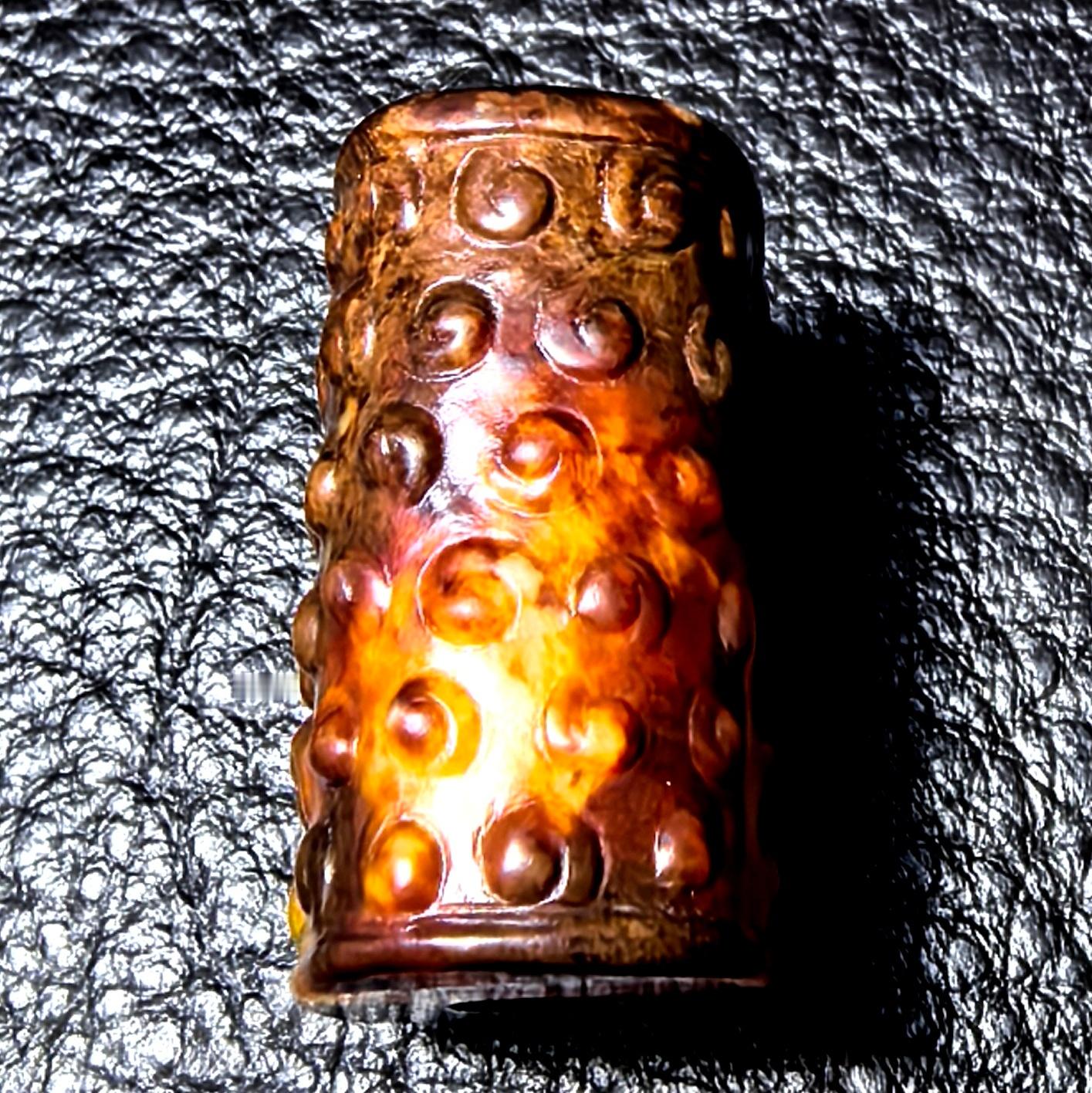 高古玉战国勒子，和田玉质，白玉红沁，未盘过，包浆上可，雕工干净利落。如能常佩戴