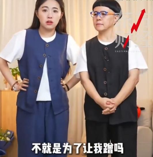 金龟子刘纯燕最近可算摊上事了！59岁退休生活愣是让闺女和老公两天整出三场热搜。先