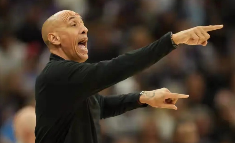 NBA新赛季打到现在,我感觉最应该下课的三位主教练!1.国王队克里斯蒂,真是