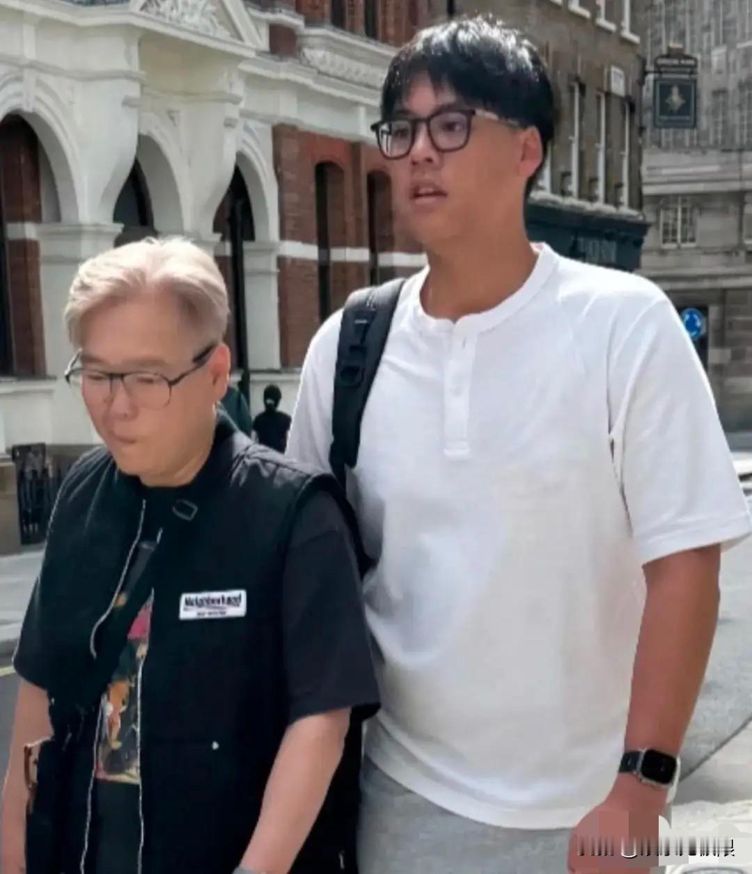 李嘉欣儿子的颜值真的是个谜？李嘉欣没想到啊，儿子才15岁这身高就碾压了许多同
