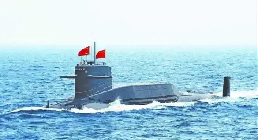 中国为什么现在“忍住不动手”？真相惊人：一旦开战，不只是军力受限，整个经济链条都