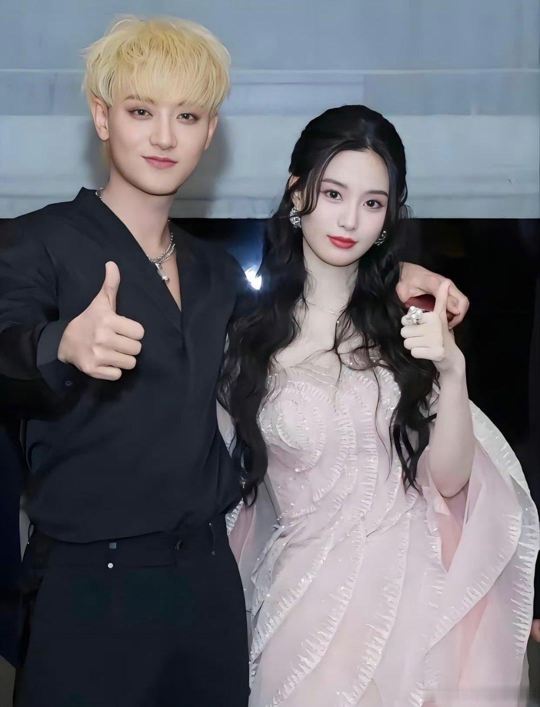 黄子韬徐艺洋要直播婚礼，很幸福的俩口子所以你期待在直播婚礼上有E