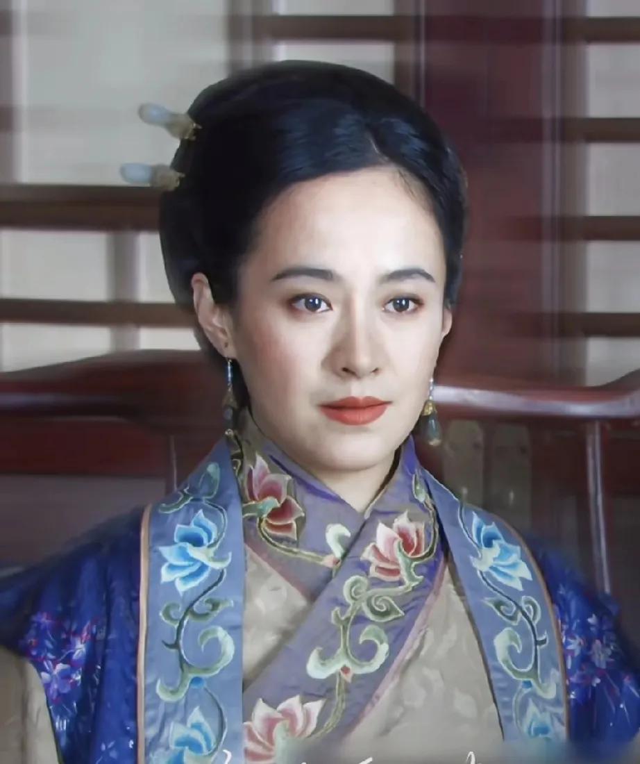 我看了剧雪版马皇后，我不禁深思。首先，她传播的是勤俭节约的精气神，可是很多人都