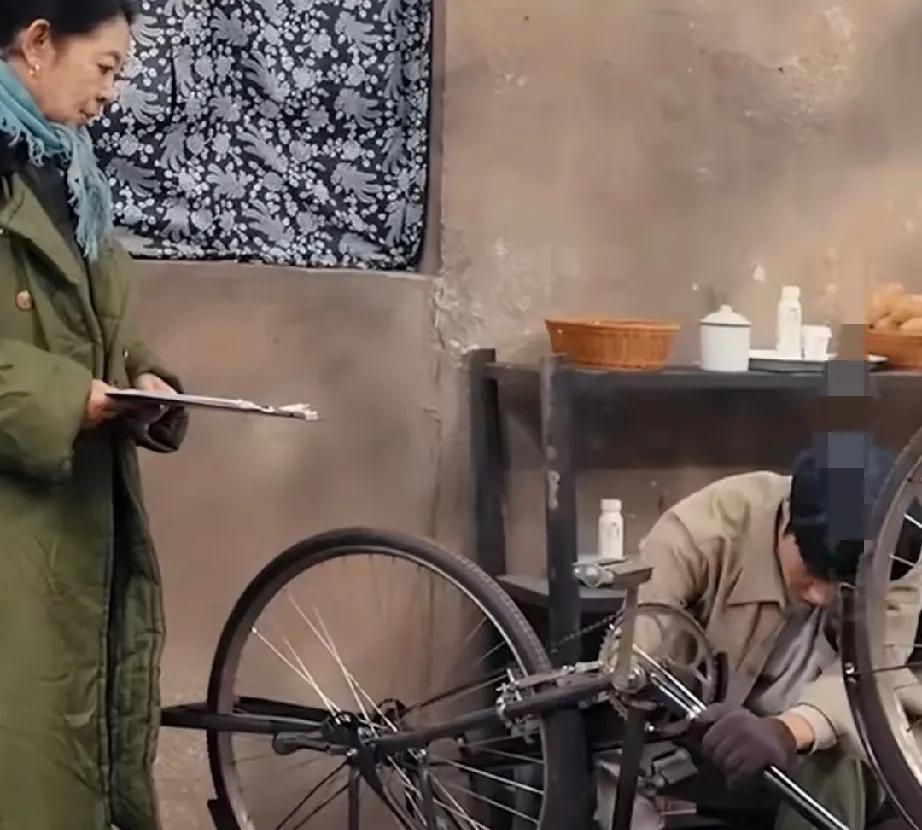 柯淳情绪好有感染力啊！就这么一小段，把我都看哭了，那种对妈妈的爱无能为力，自卑无
