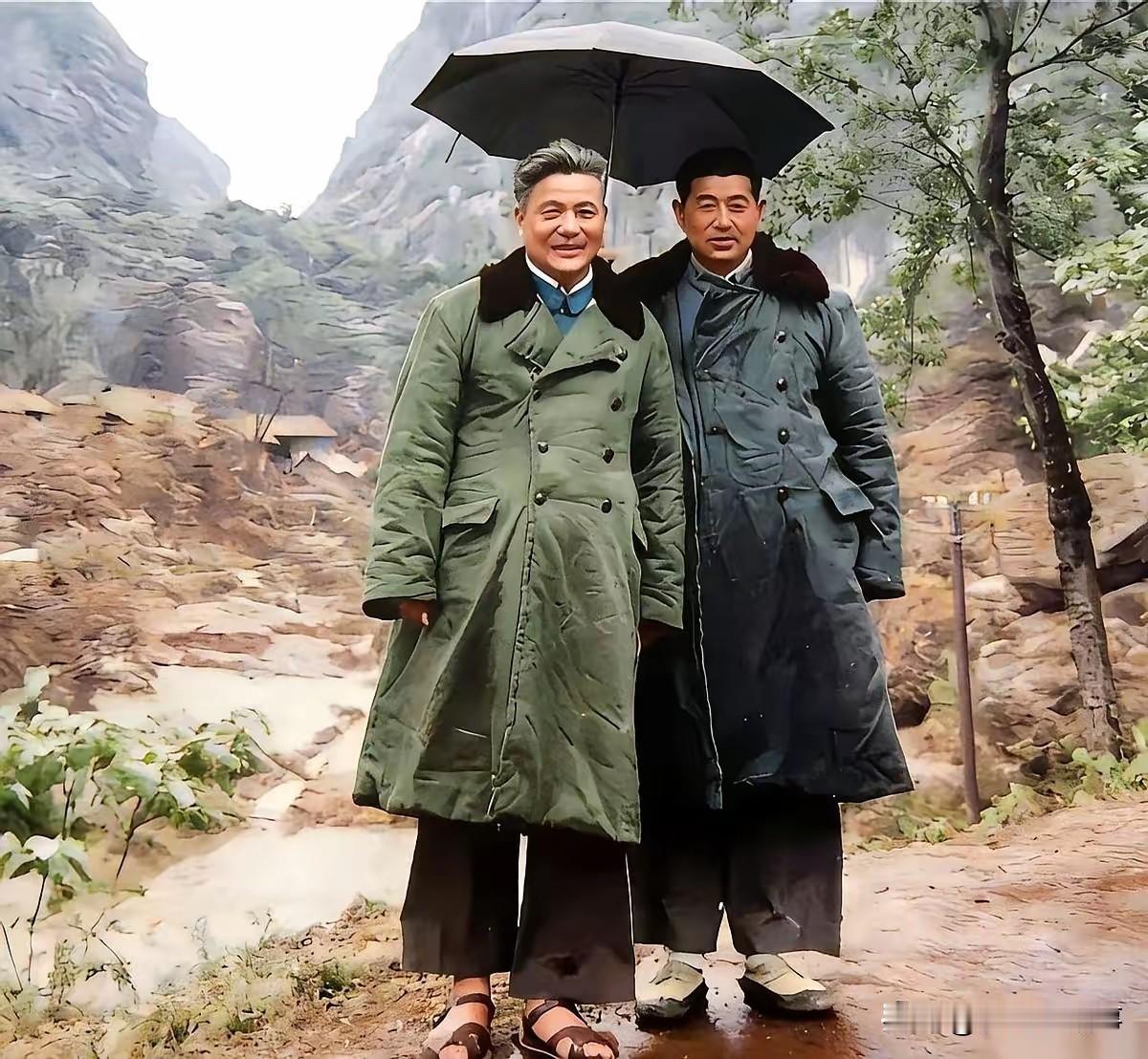 今天看到一张老照片，心被狠狠扎了一下。70年代，四川的冬天，阴雨绵绵。一个穿着