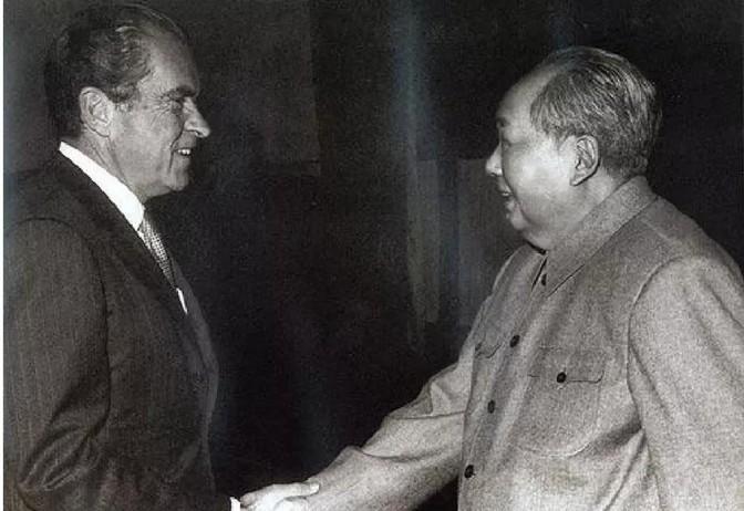 1972年，中国决定向美国采购一套直播设备。可美国却趁机涨价，想捞一笔。毛主席得