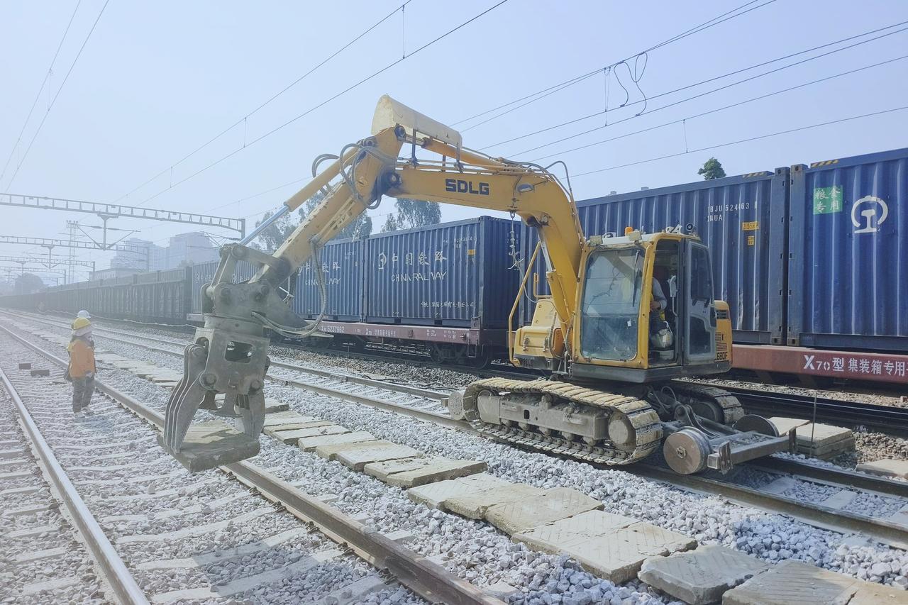 🔥重磅！昌宏路下穿铁路工程，关键一战全胜！奋战800天，昆明昌宏路框架桥下穿