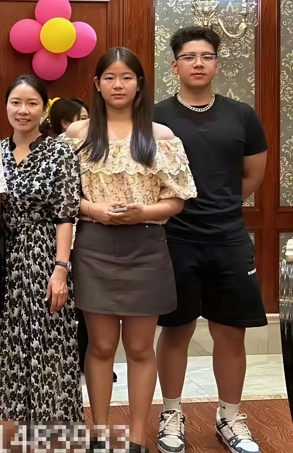 郭涛一家颜值逆天，14岁女儿比妈妈还高，与哥哥石头共用一张脸！​​​​
