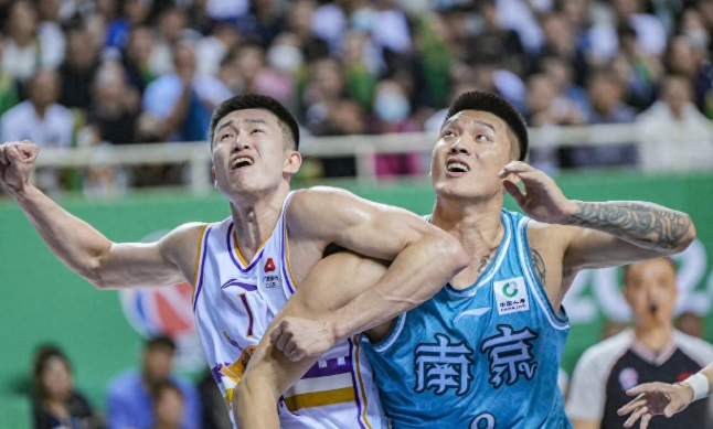 前广东宏远内线曾繁日合同到期南京同曦续约悬念