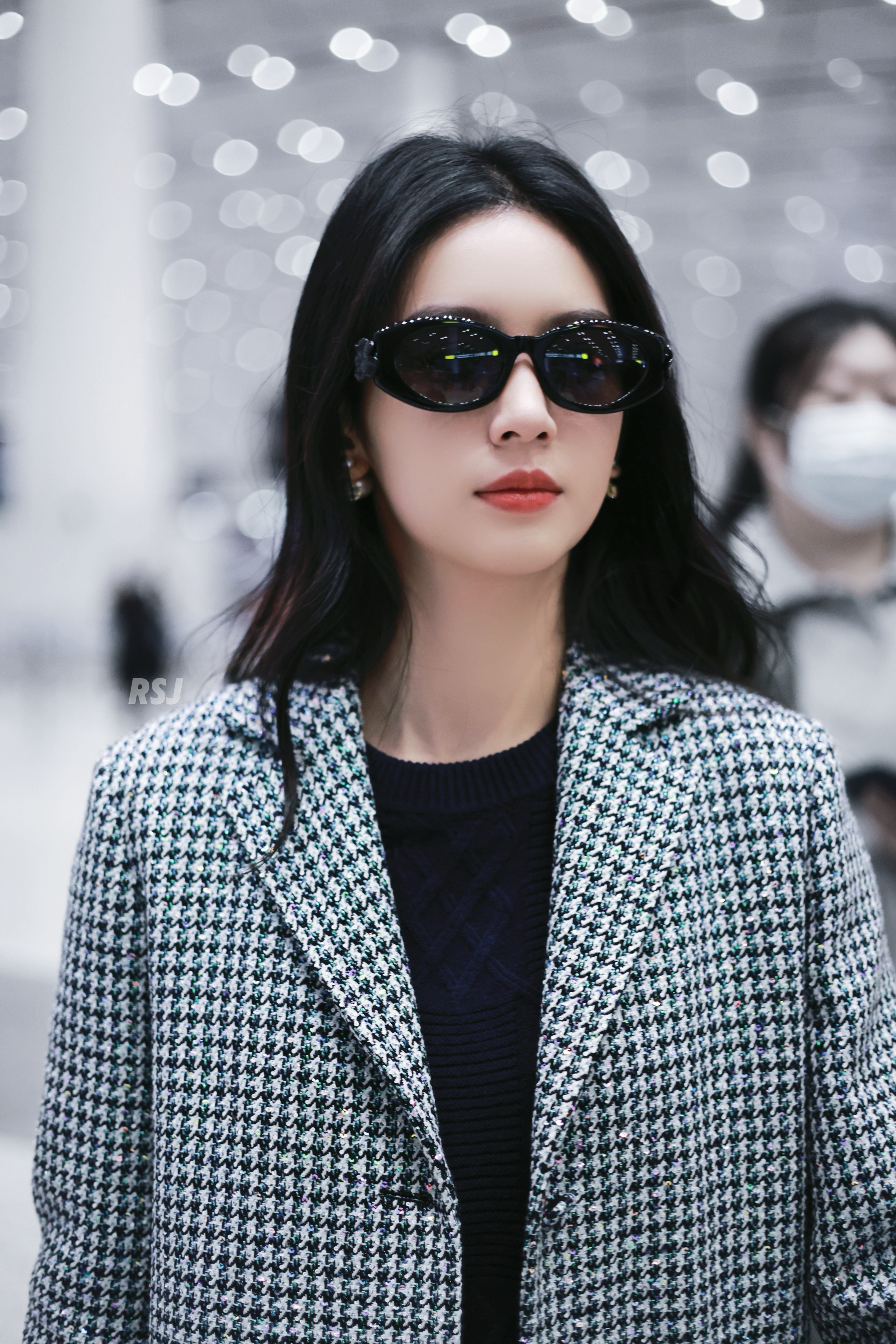 机场千金Vibe～✨周也出发巴黎高定时装周，受邀Dior2026春夏高定