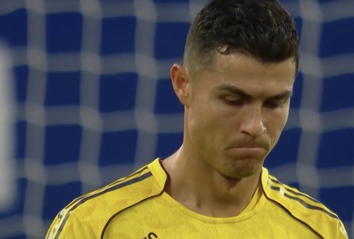 带不动！C罗1-3后场下微笑：神仙队友拳击对手被罚下上轮送大空门北京时间1月