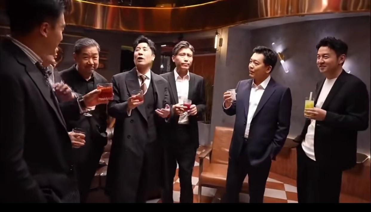 凑齐这几位不容易啊，叔圈天菜？都说雷佳音是一群狼狗中的了一只哈士奇，他总是