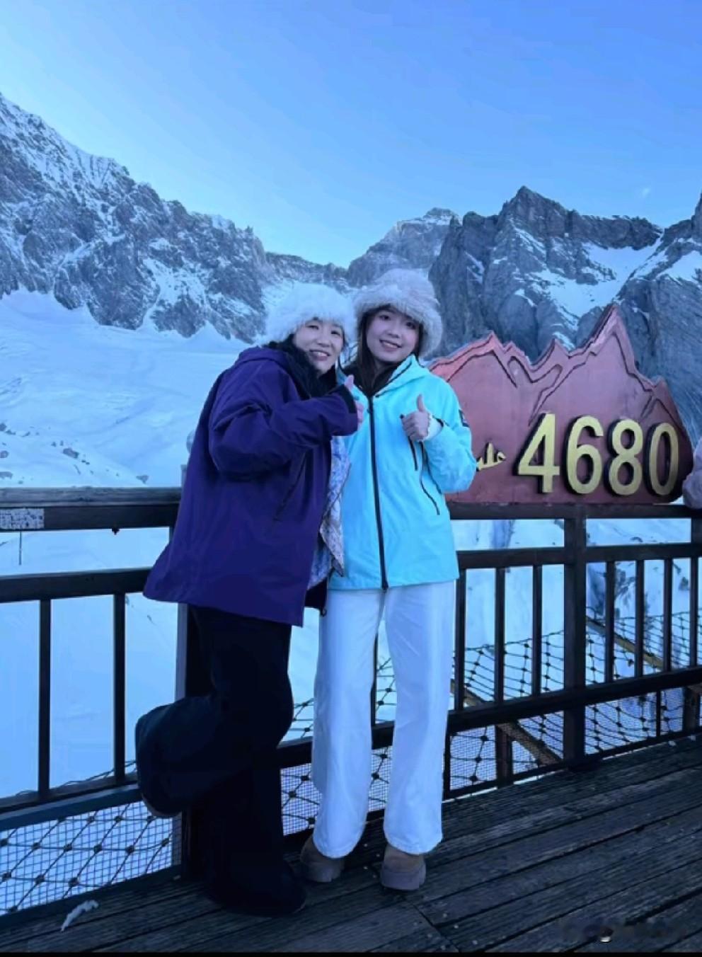 谢浩男赶来点赞了，他给大妹留言说：亿点点羡慕，云南太美了，跟妈妈说记账上，等有机