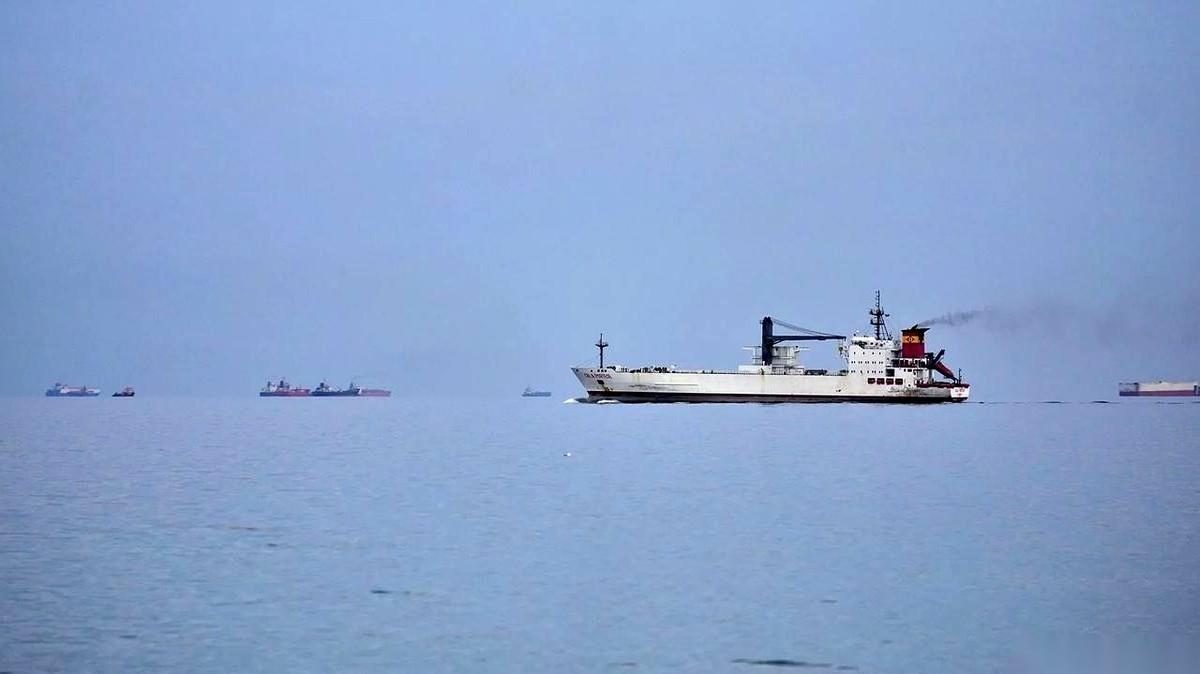 美国那边，总算有人把大实话捅出来了。国务卿鲁比奥直接摊牌：我们摁着伊朗打，压根