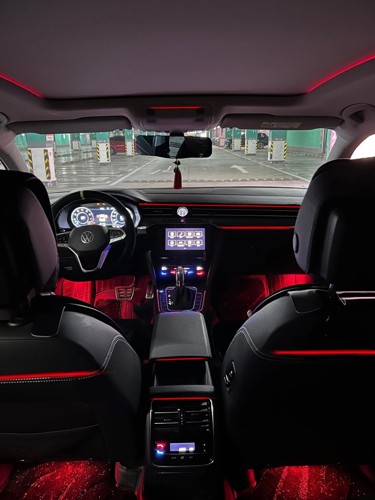 迈腾b8氛围灯，这样是不是有些过分了？哈哈