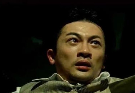 当年，导演高群书筹拍《风声》，编剧陈富国向他推荐余少群出演“白小年”，但高群书拒