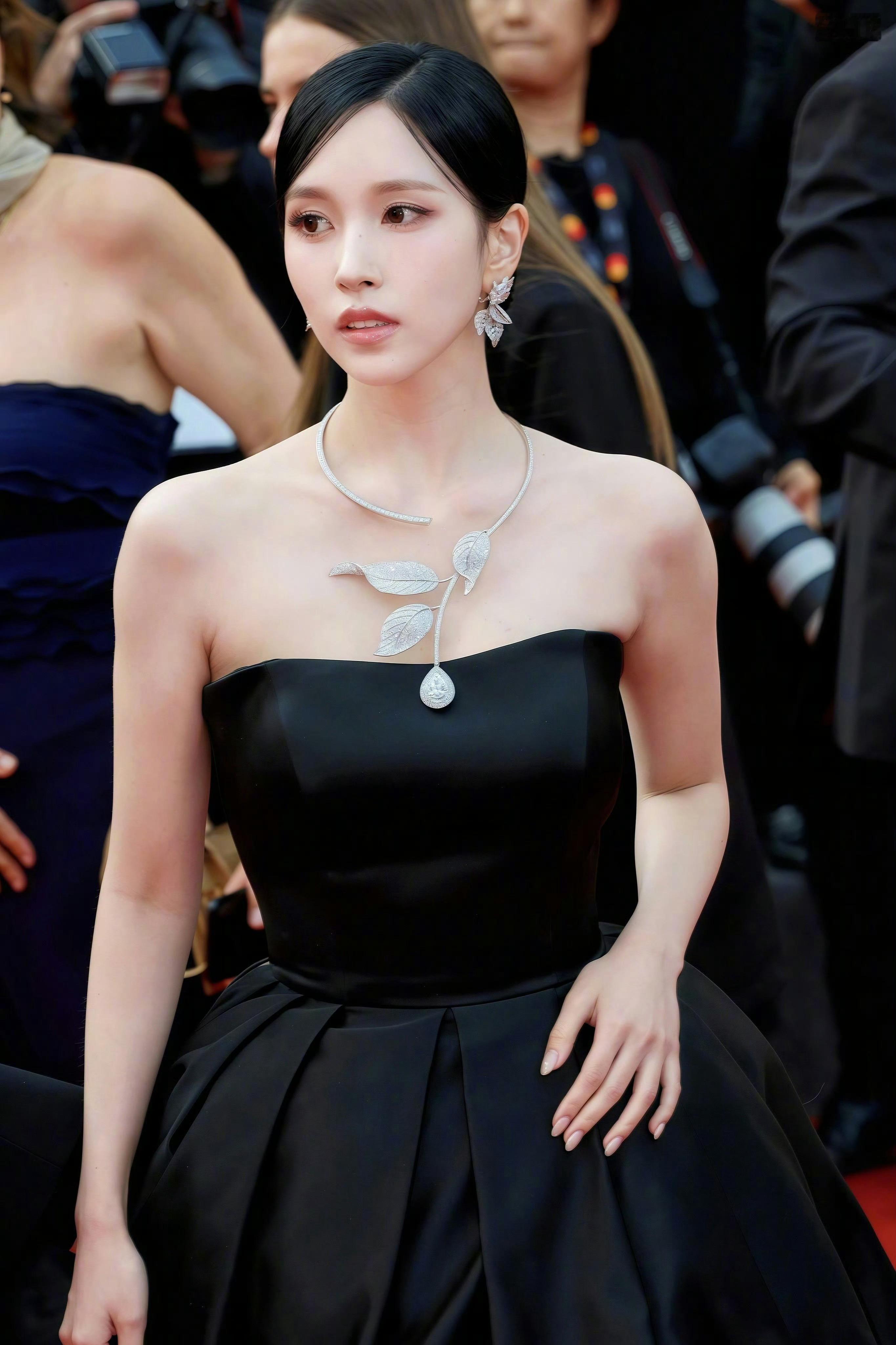 【名井南and柳智敏】戛纳红毯超绝双生黑天鹅概念mma红毯