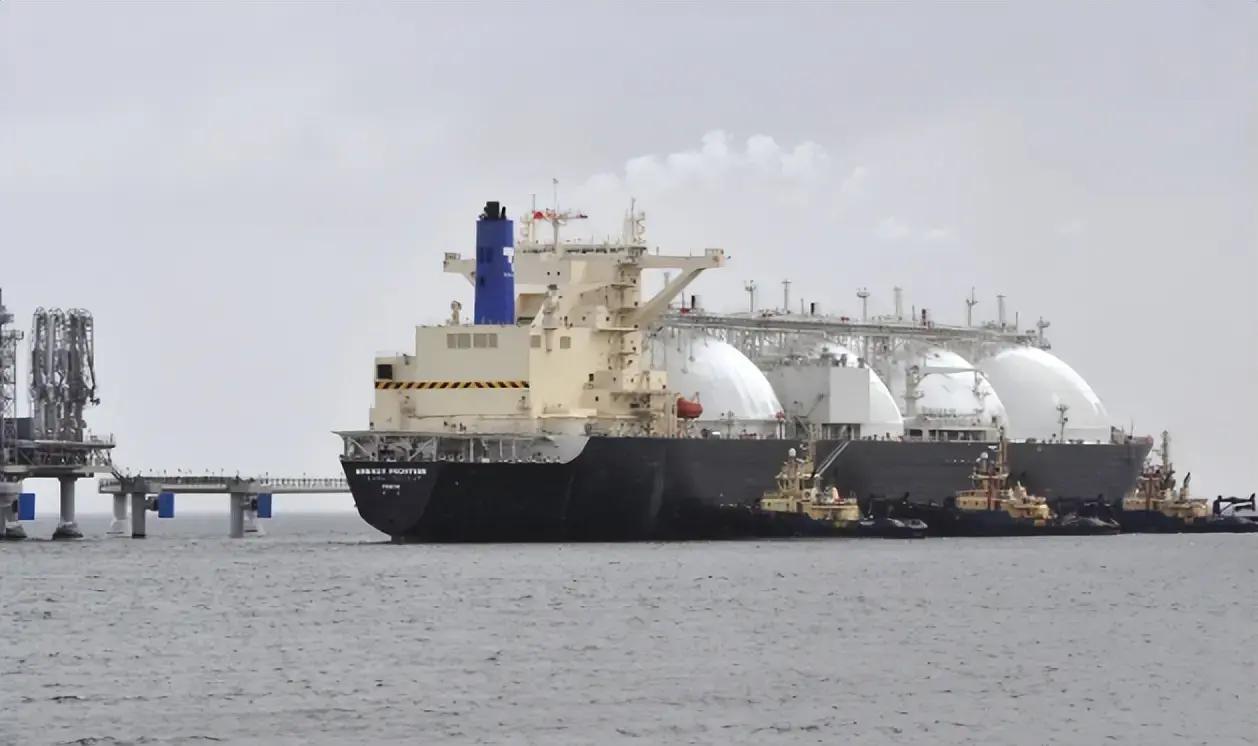 2026年3月，日本能源命脉被掐断，中东霍尔木兹海峡几乎瘫痪，44艘油轮困在海上