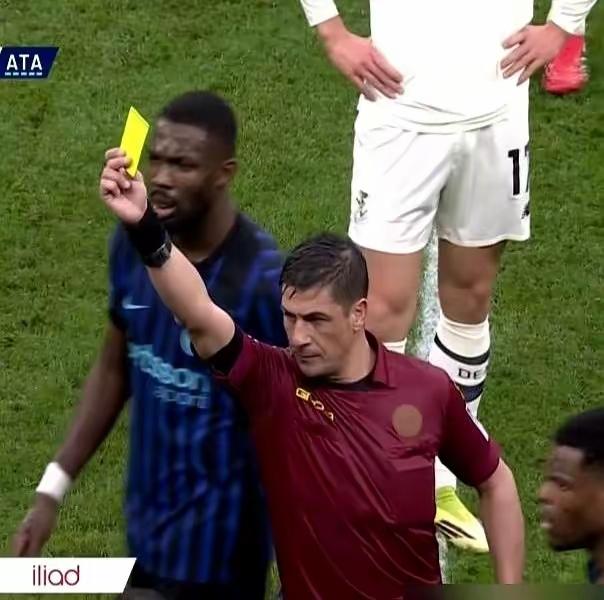 拉齐奥公平竞赛，让国米守住了8分的领先优势，但不等于裁判良心发现拨乱反正。执法拉