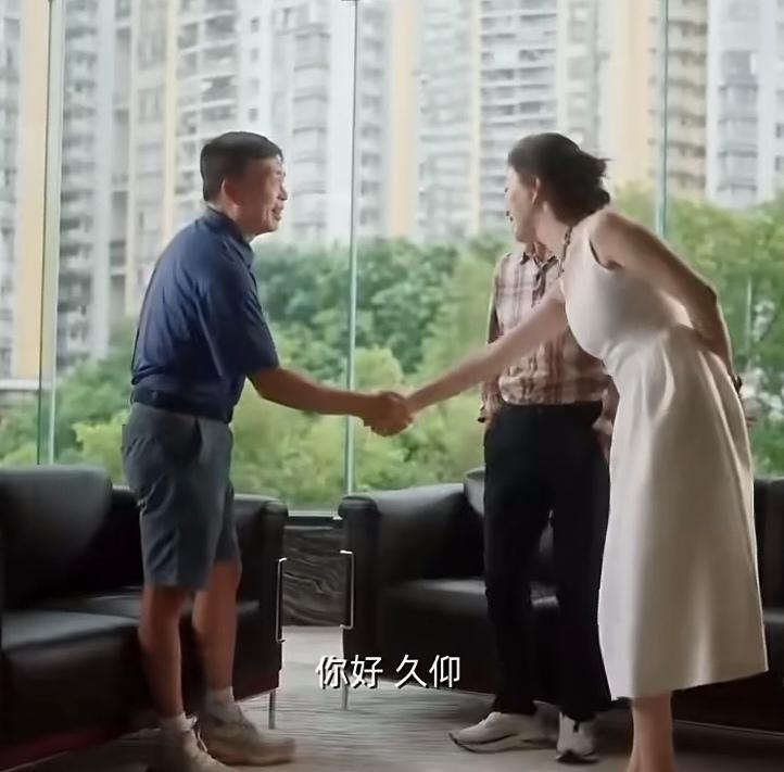 姜还是老的辣！段永平接受王石和田朴珺采访时，表示营销其实很简单，把你要告诉用户的