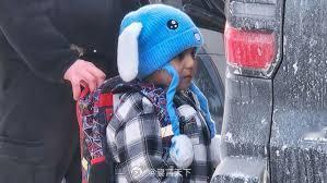 联邦法官下令ICE释放被拘留的5岁男童LiamRamos以及他的父亲1）法官