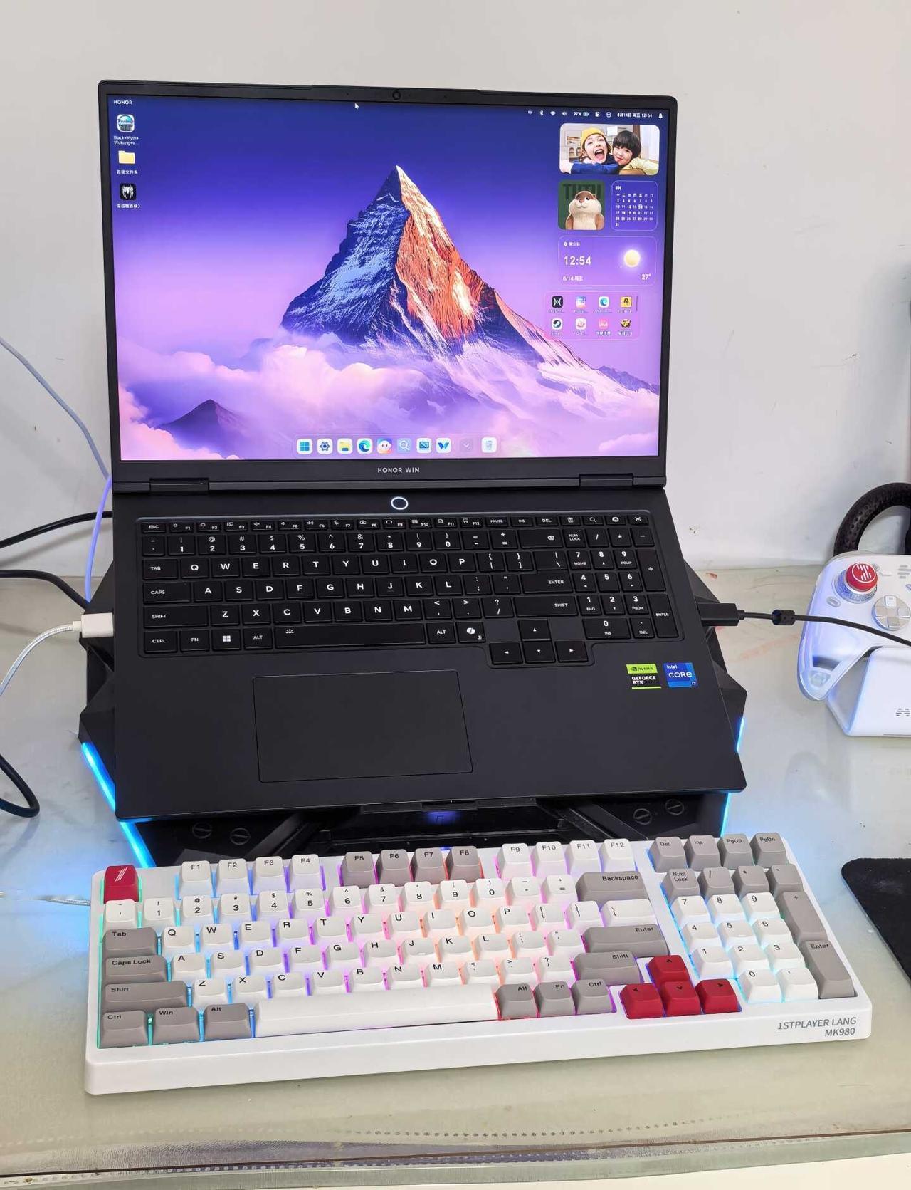 用了荣耀WIN一段时间，香！🖤黑色机身质满满，i7+RTX5060打游戏丝滑