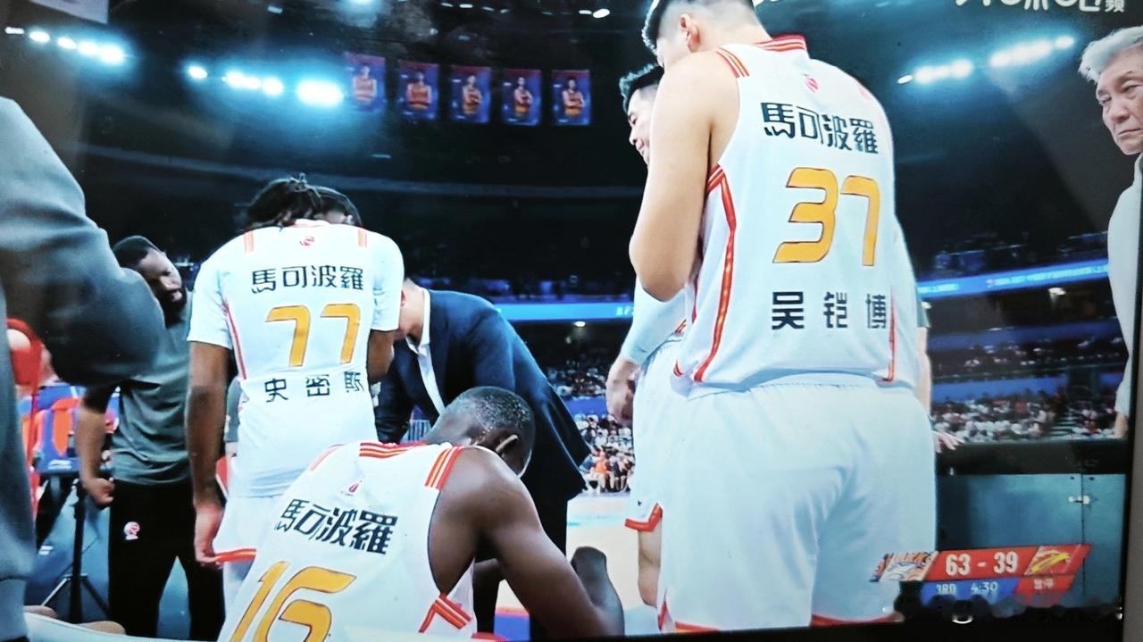 照我说的剧本来了，顾全又被上海打懵了！季前赛就能看出顾全带领深圳队有点招架不