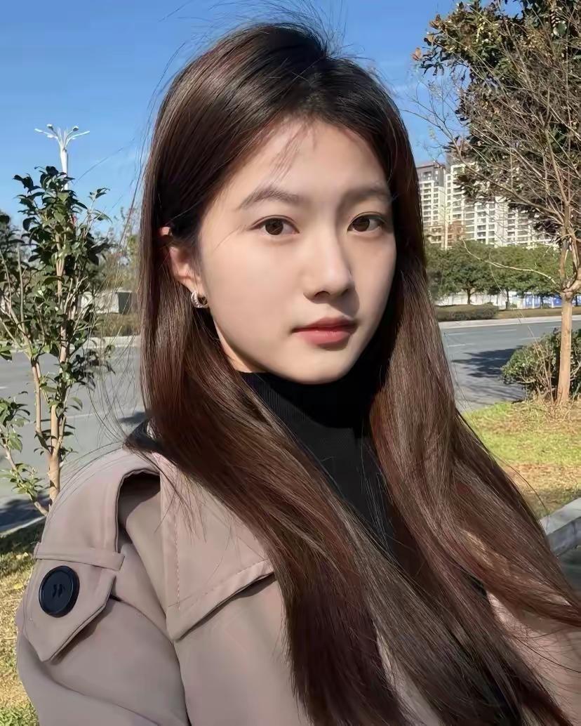 我妈最近热衷于给别人做介绍，这不又将小区一个28岁的男青年和一个27岁的女青年约