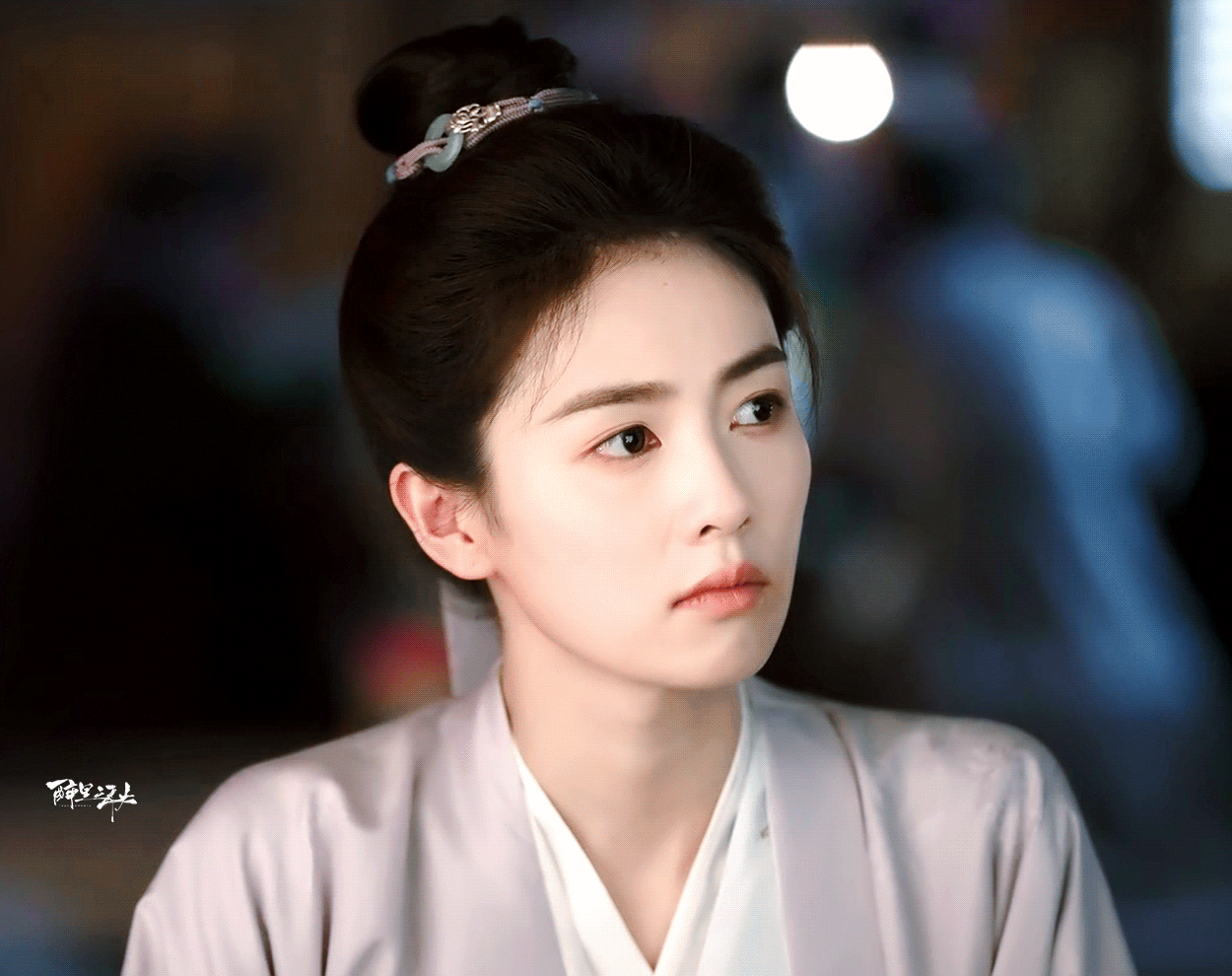 白鹿《临江仙》里的极简妆造强势破圈权谋女频《莫离》是林玉芬导演【落地古装】之作相