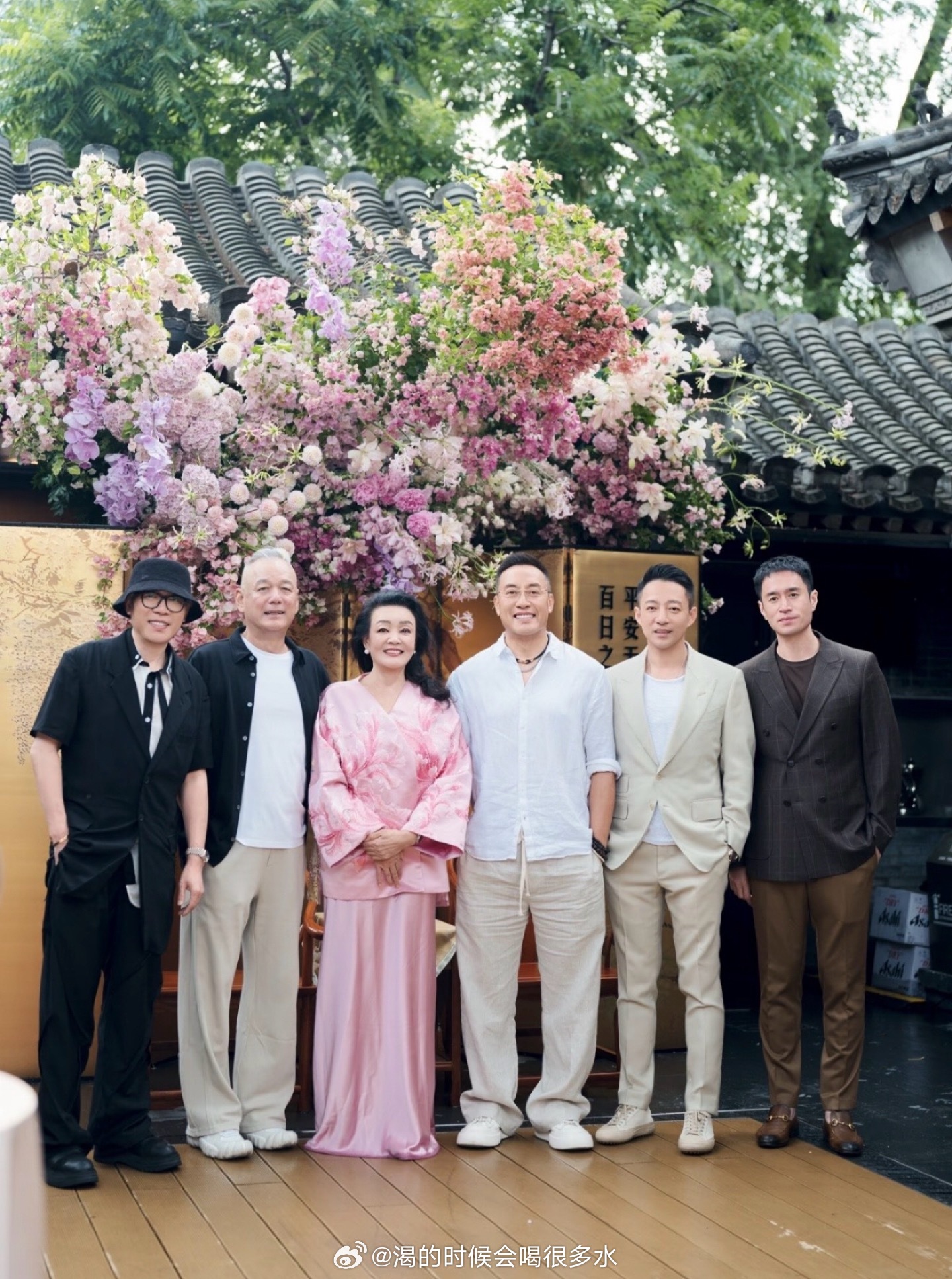 汪小菲、马筱梅为儿子庆百日宴，祖孙三代齐聚合影，不知是否还有人记得大S