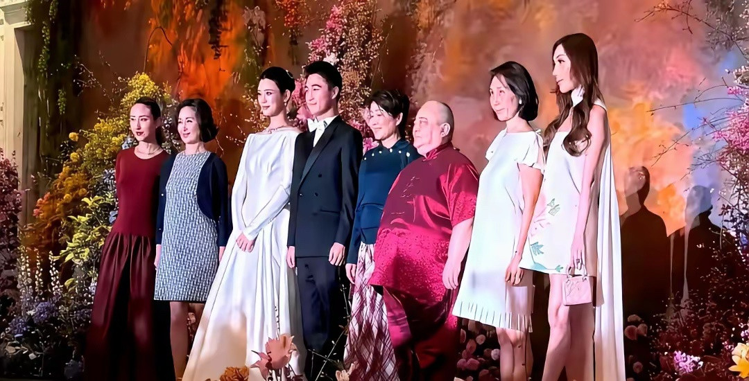 梁安琪给儿子何猷君在澳门办婚礼，原本以为其他几房顶多走个过场，没想到当年争家产争得最凶的二房，反而成