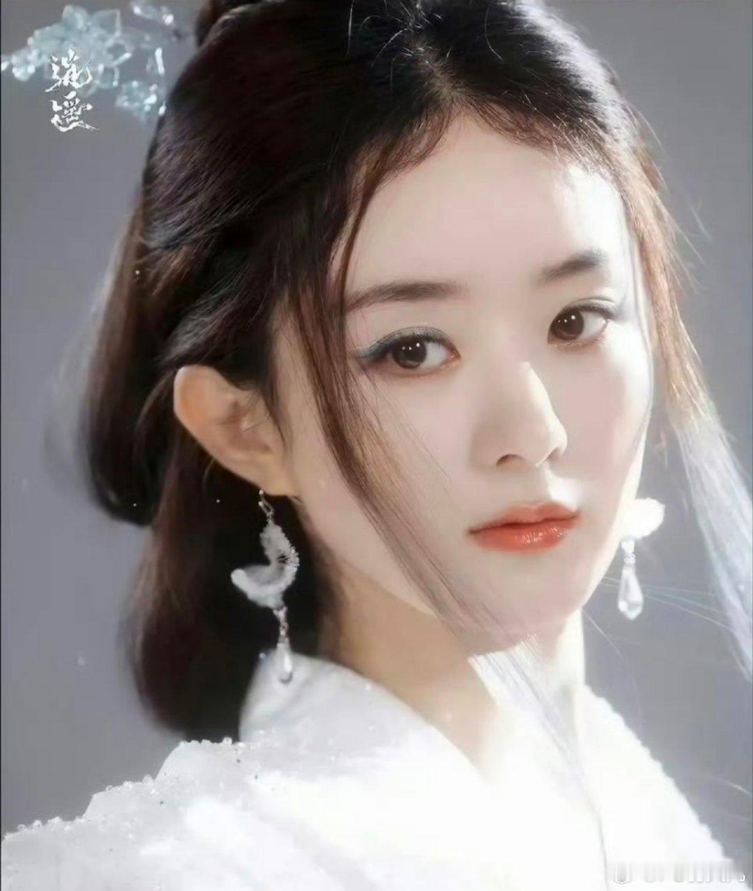 1、侯明昊要是真得选一头使劲，那《玉茗茶骨》确实更该多上心。毕竟是头回扛一番上星