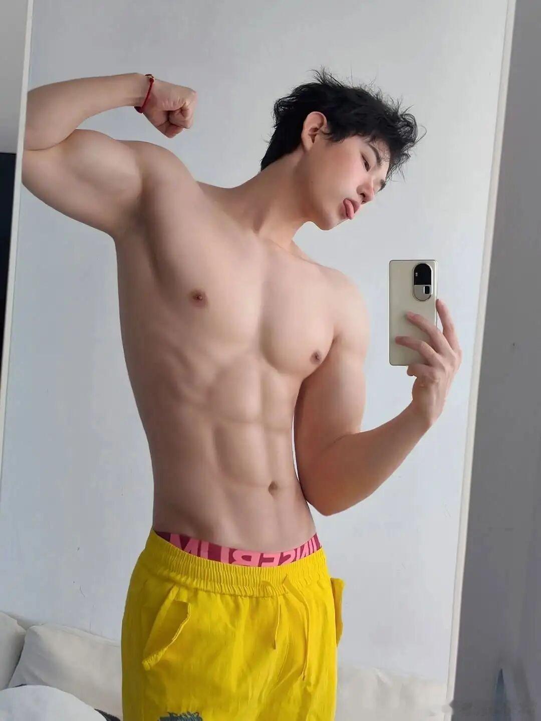很棒的身材太喜欢呀体育生​​​