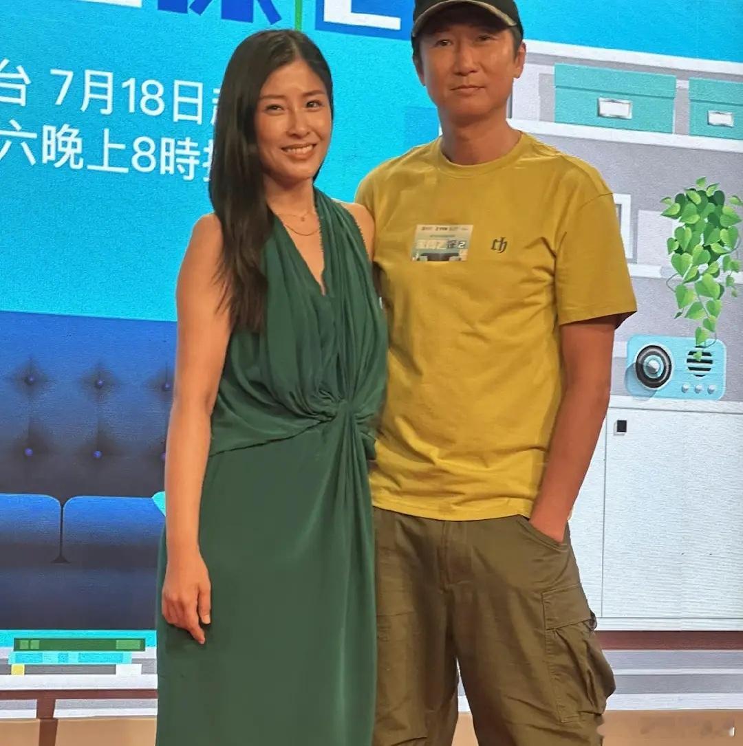 洪金宝52岁长子自曝想生女儿，妻子有意人工受孕，全家已移居深圳！