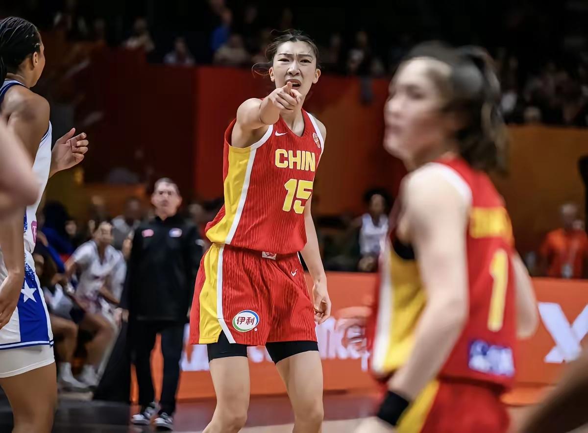 韩旭，仿佛是为FIBA世界杯而生的球员。在WNBA，拿年薪不到30万美元的合