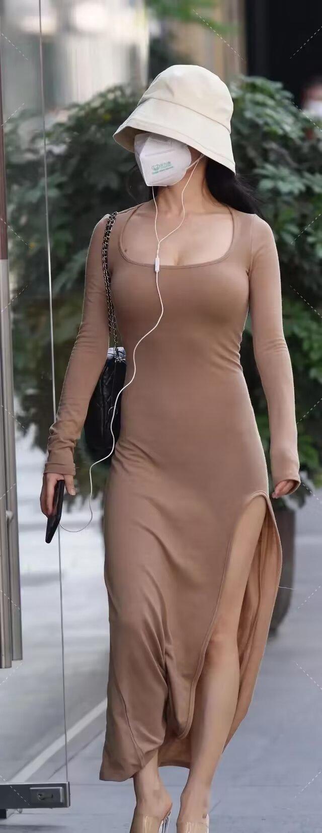 人到中年，眼里全是钱。很多人觉得谈钱太俗，在我看来啊，谁不谈钱谁就最俗。真实