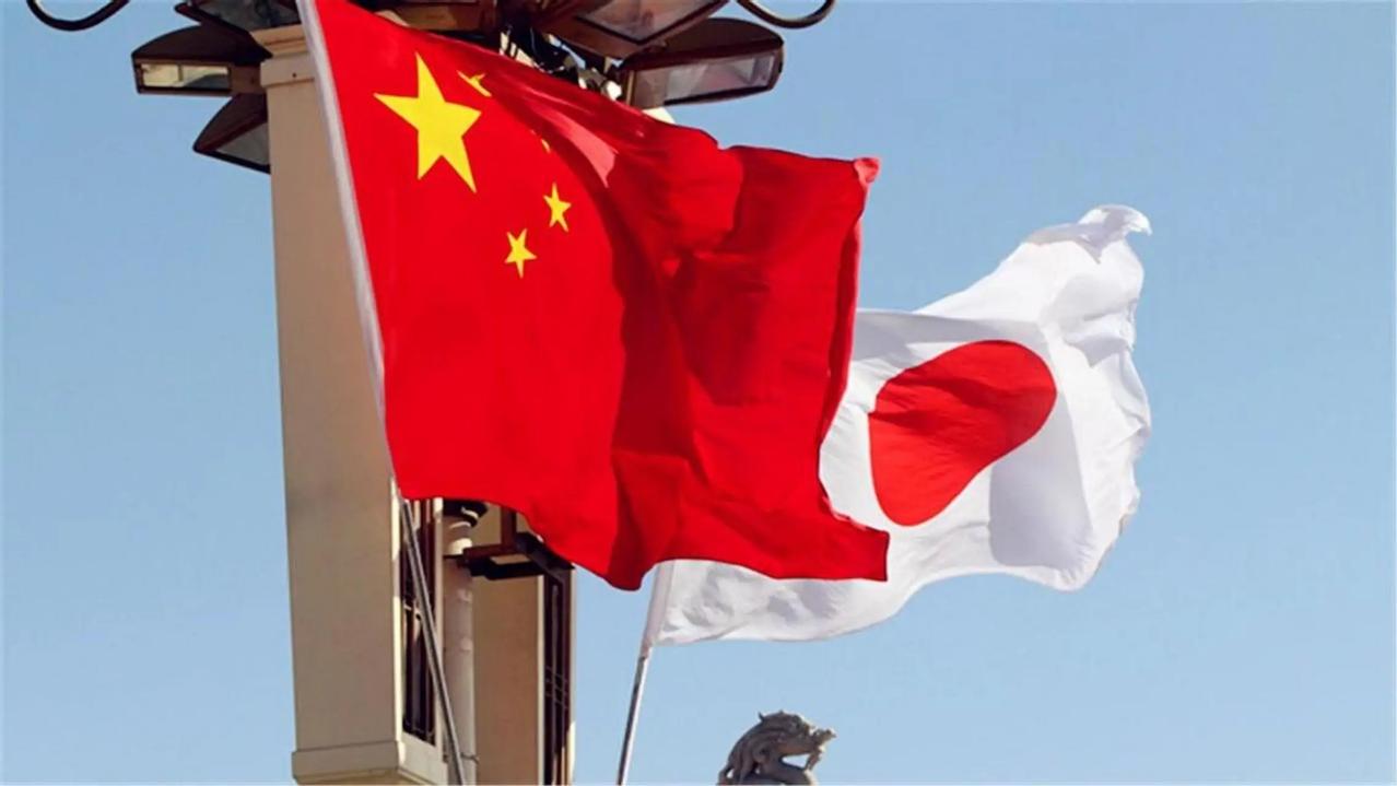 日本半死了，如果仅是中国一家制裁日本，日本可能还剩一口气。 现在日本面对的早