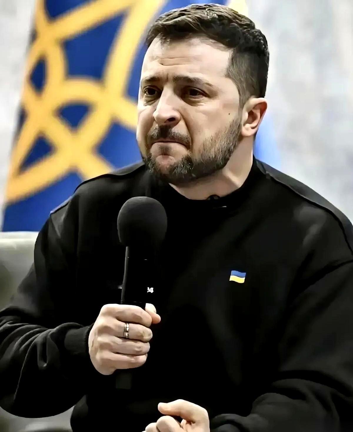 终于，他亲口承认了。不闹了，不指望进那个“群”了。可这轻飘飘的一句“我接受”