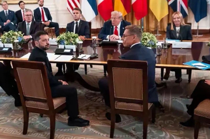 特朗普训斥：“有本事，你们要么宣战，要么闭嘴，不要关着门闹情绪，不要自以为是，狂