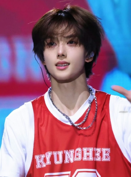 “菜鸟警察”这个设定也太适合叽酱了吧！懵懂仓鼠变正义警官，这反差萌我先嗑为敬！